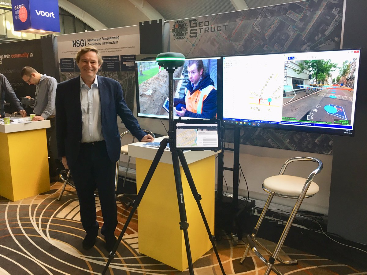 PieterJongert's tweet photo. Met GeoStruct op de Geobuzz 2019 in Den Bosch.
#geostruct #ftth #geobuzz #saas #fibernetworks https://t.co/c6lOjiFq8i