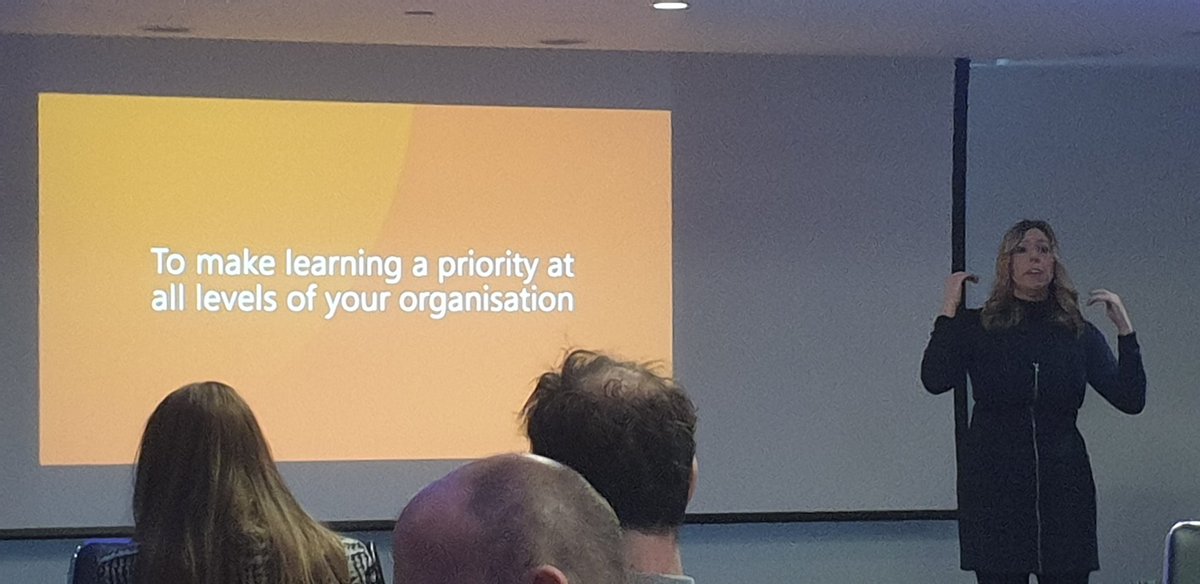 samyatesdesign's tweet photo. What is a #learningculture? @elearningnetwk #elnconnect2019 @virtualcollege discussing the barriers to implementing a learning culture https://t.co/vguVRKVR5L