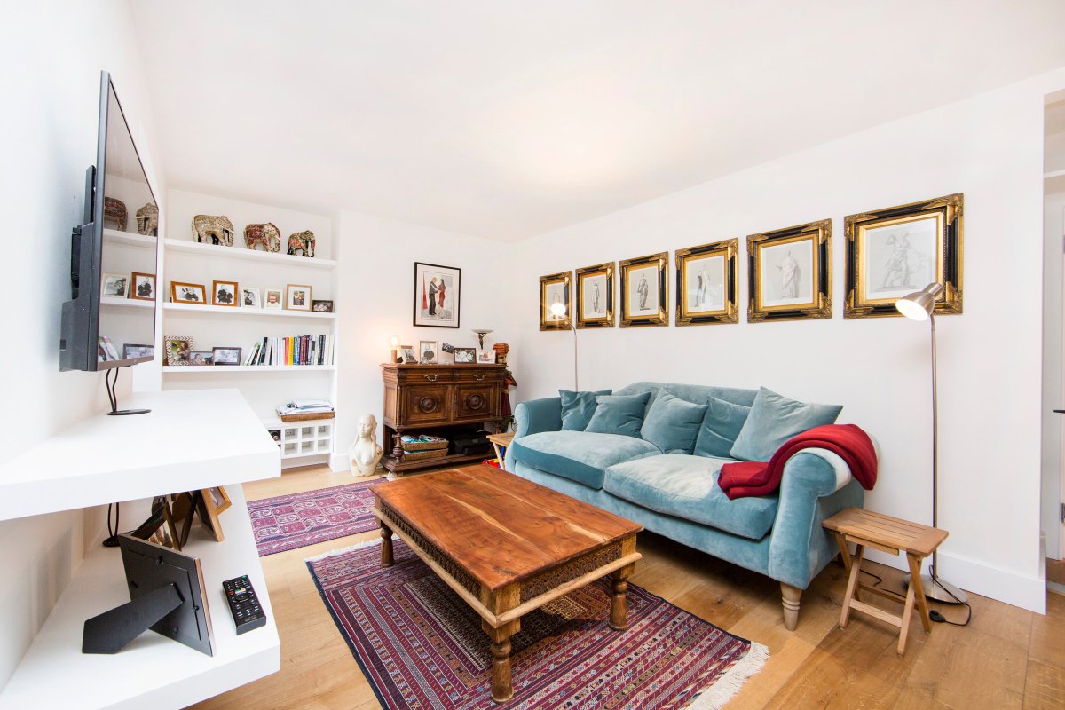 DestLondon's tweet image. Aldridge Road Villas is a beautiful apartment on a tree-lined street in Notting Hill🌸🌳