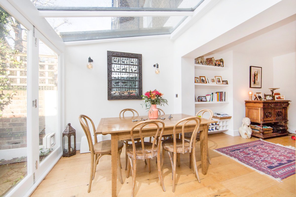 DestLondon's tweet image. Aldridge Road Villas is a beautiful apartment on a tree-lined street in Notting Hill🌸🌳