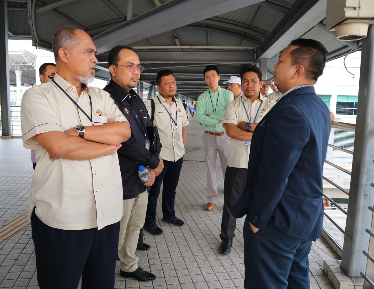 OfficialTBSBTS's tweet photo. Lawatan Datuk Bandar Kuala Terengganu, Tuan Haji Shahidan Embok bersama delegasi  Majlis Bandaraya Kuala Terengganu (MBKT) ke Terminal Bersepadu Selatan (TBS)

Tarikh : Rabu, 20 Nov 2019
Masa : 2:30 PM

#terminalbersepaduselatan #terminaltour #MBKT #lawatan #kualaterengganu https://t.co/X5hPB73egz
