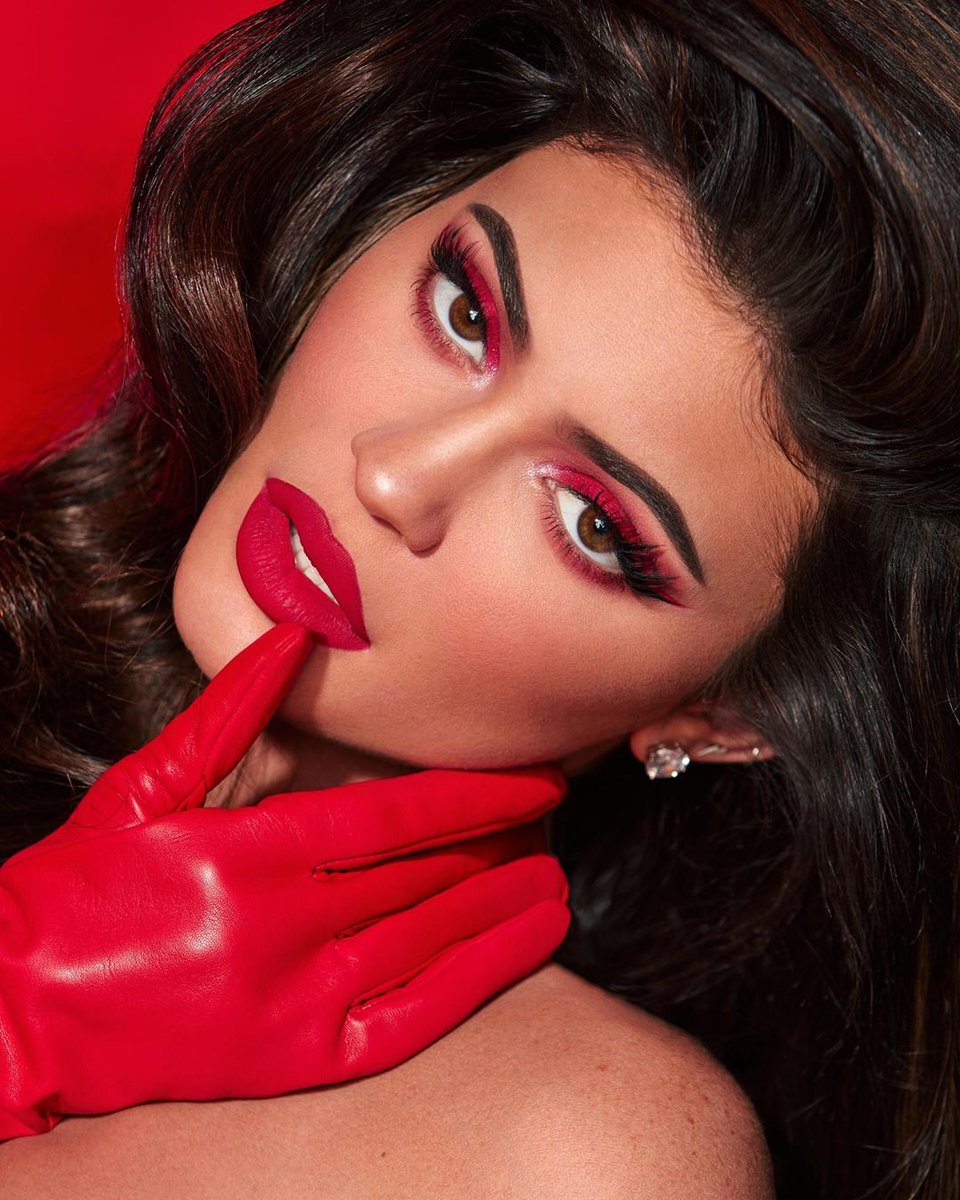 Kylie Jenner (parody) (@flkyliejenner) on Twitter photo 