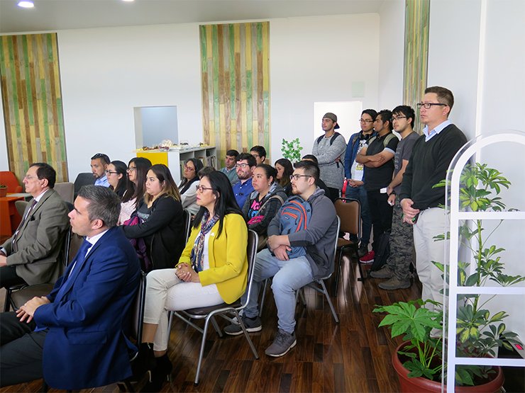 CFTLotaArauco1's tweet photo. @CFTLotaArauco1 Inauguró su biblioteca abierta  https://t.co/xNynLmpX5D
@RadioUdeC @udeconcepcion https://t.co/48RaDpSdHo