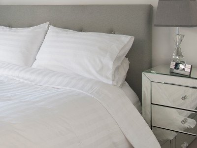 westvale06's tweet photo. People staying for Christmas? Do you need new bed or bathroom linen?
Check out the great value products available on our on-line store https://t.co/h1r2ZvDbGN
12 colour towel range and crisp white linen for your beds #quality #linen #beds #kitchen #towels #bathroom https://t.co/EWTW9Cc8Gs