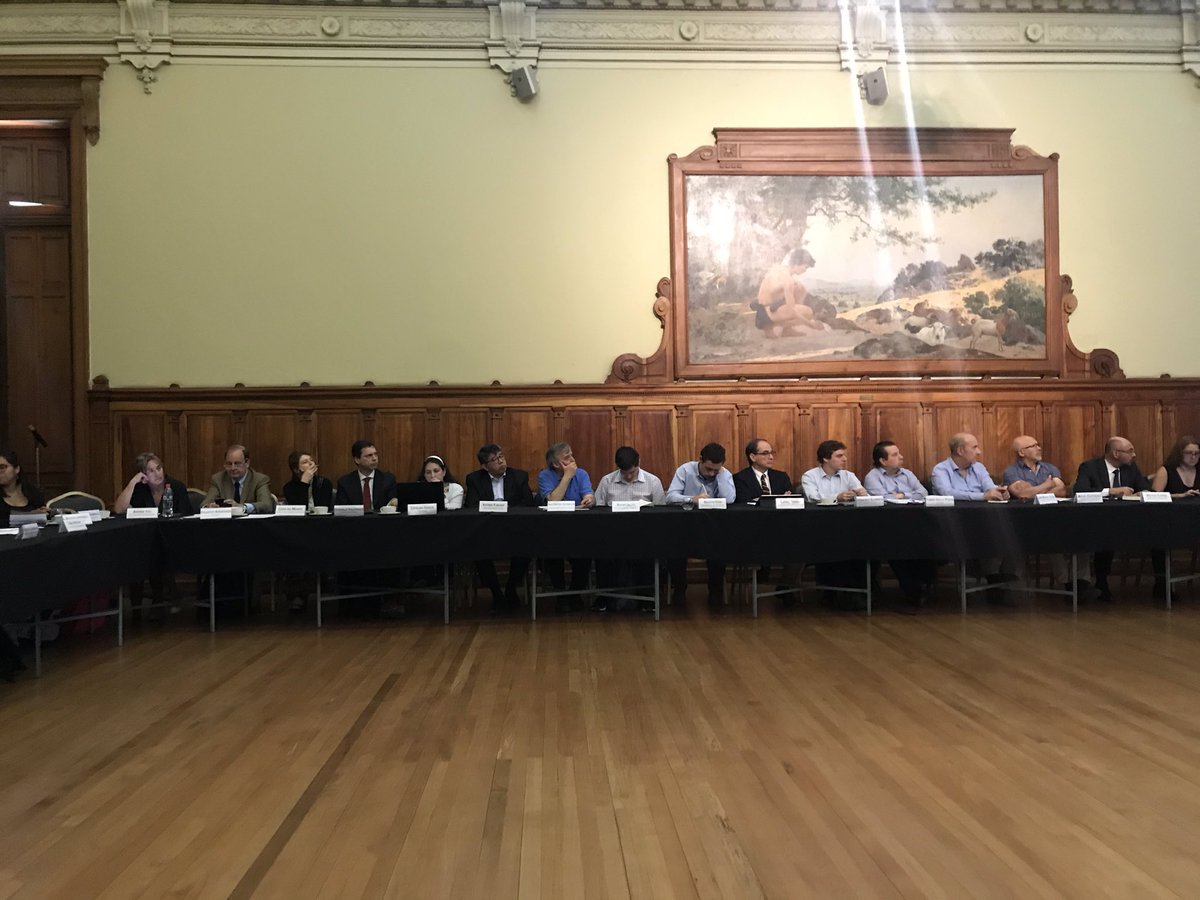 jorgesahd's tweet photo. Participando en el #ForoUC en representación de los Centros. Muy buena presentación del Decano de @UCSociologia Eduardo Valenzuela, sobre la llamada “crisis de expectativas” de la clase media. @ucatolica https://t.co/4Ly7C89JfE