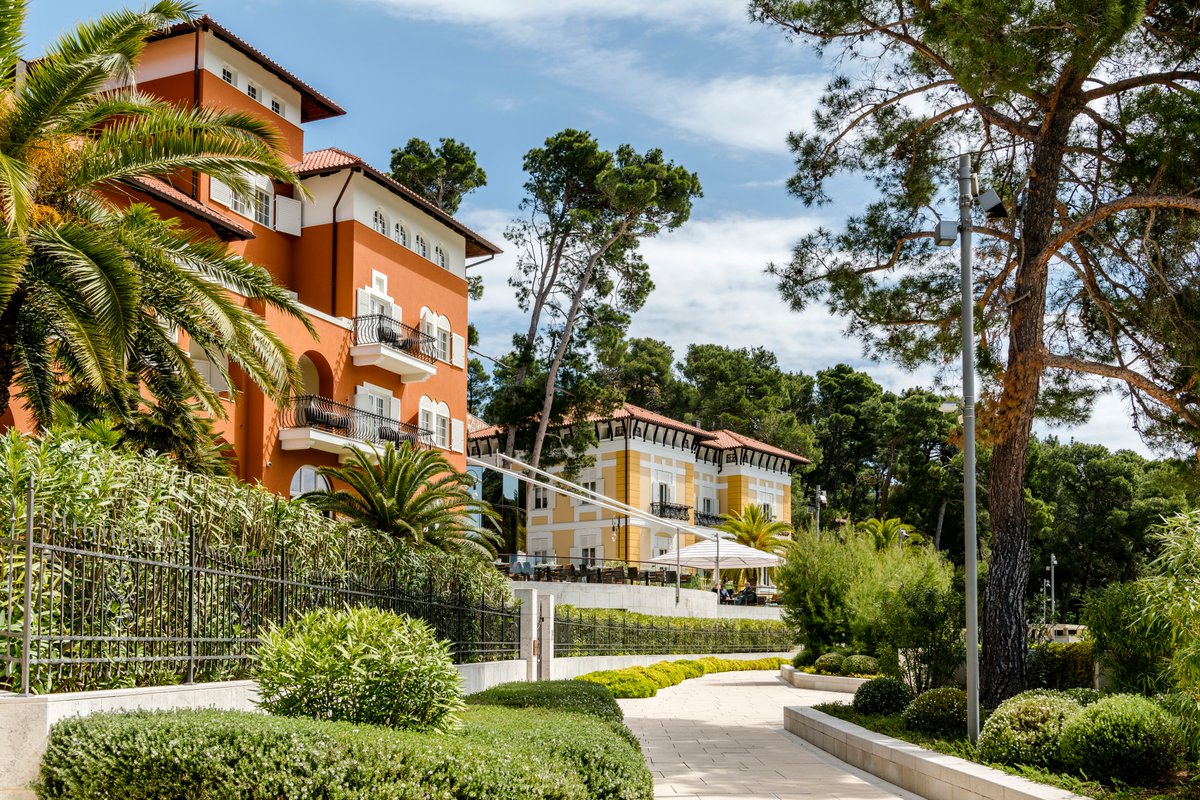 Visit losinj-hotels.com, sign up for our newsletter and receive premium BLACK FRIDAY deals before everyone else! 
#blackfridaydeals #BlackFriday #exclusive #Travel #Croatia #islandLosinj