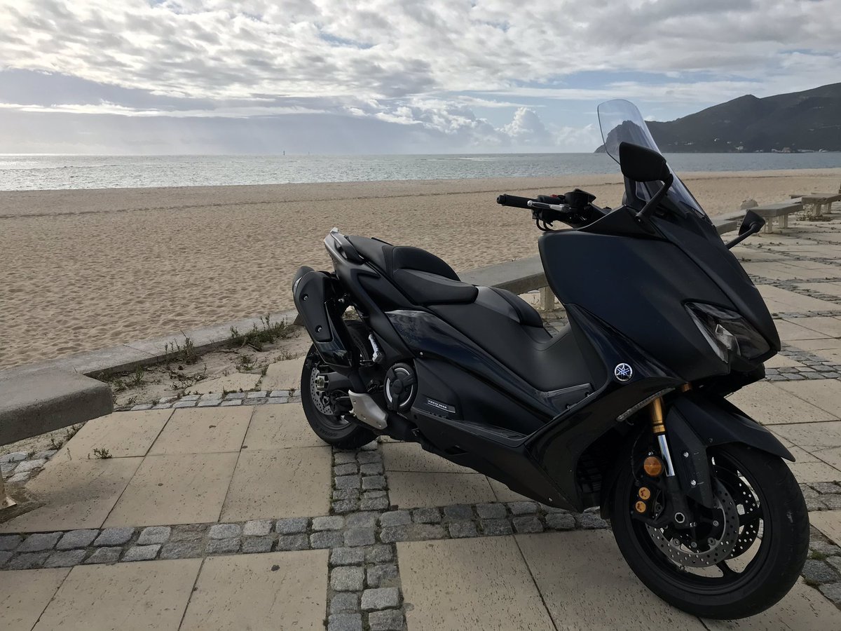 bennetts_bike's tweet photo. Weβre riding the @YMUKofficial TMAX tech MAX today the top of the range model, heated seat and grips, electric screen, adjustable rear suspension, cosmetics changes, cruise control and connectivity to My TMAX - price Β£11649 #TMAXTEST https://t.co/XxzRmOu90Y