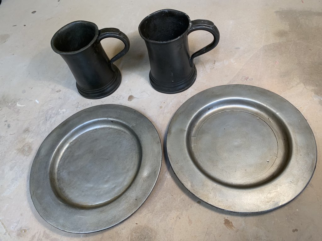 Mangostone01's tweet photo. If it’s soft props you’re after, look no further....
.
.
.
#props #softprops #replicas #modelmaking #painteffects #sfx #sfxprops #handprops #film #tv #production #productiondesign #artdepartment #liveaction #filming #periodproductions #mouldmaking #casting #resincasting https://t.co/1ME5N49o9w