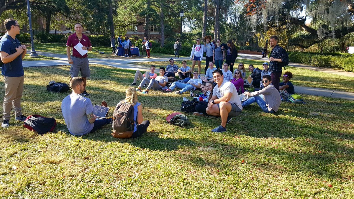 Great to schedule in an across-campus walking class this week for the 1st Yr Masters in Sport Psychology students. Motor Skill Learning just got even more interesting! #innovativepedagogy #LandisGreen