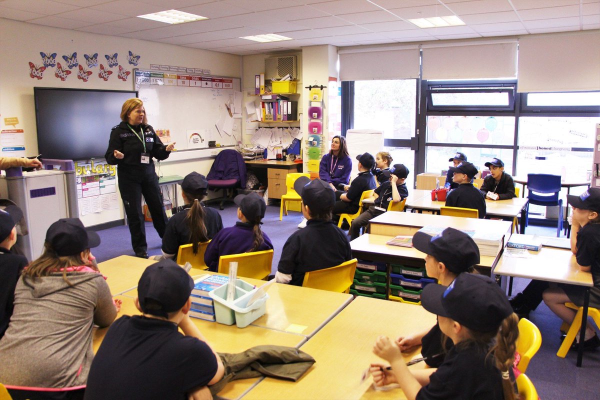 RevoeAcademy's tweet photo. Our mini police cadets spent the afternoon at Boundary Primary School learning about keeping yourself safe when online with Sgt Claire van Deurs Goss and PCSO's James & Katie. Thanks once again to @BlackpoolPolice for their time with us today #OnlineSafety #ThinkYouKnow #ceops https://t.co/vxeAjuujYp