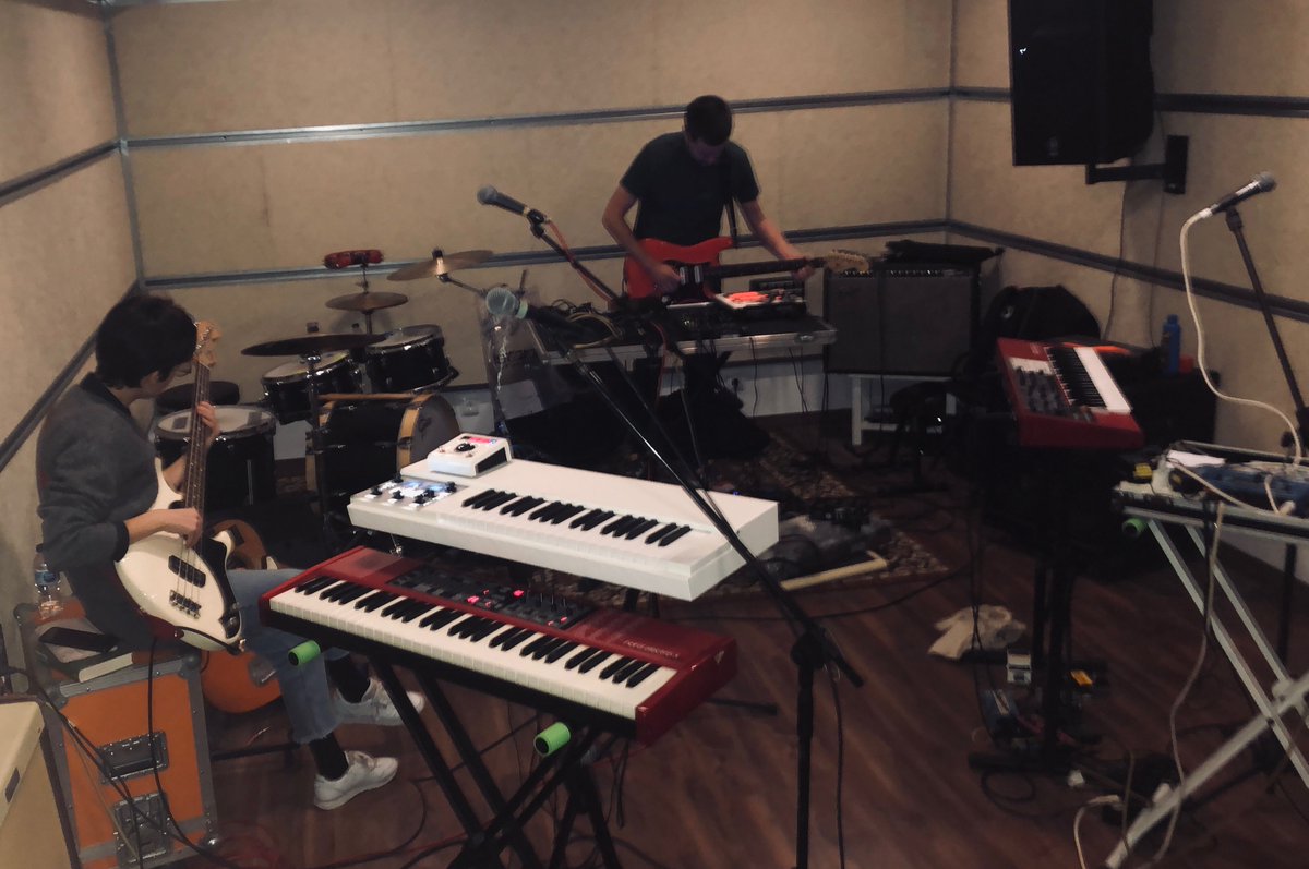 Ensayo 2 de 2 😎
Motores calientes para el concierto del sábado en la <a href="/MaravillasClub/">Maravillas Club</a> #invasióndeescenario #sincacharrosquevamos #palantevamosbien 👇👇👇
entradium.com/events/gudar-y…