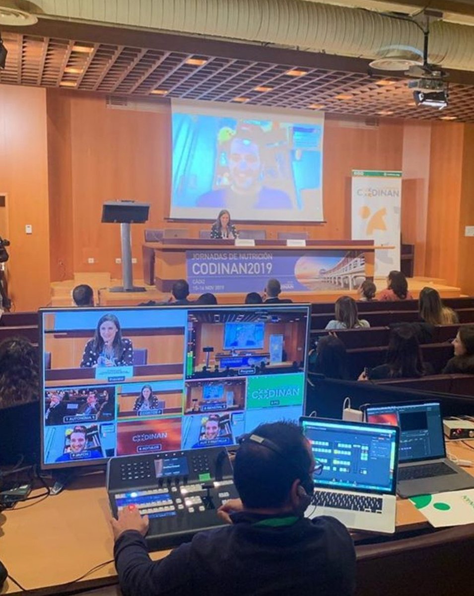 codinucova's tweet photo. 🗣️Nuestra presidenta, @PaulaCreses, ha estado en las Jornadas de Nutrición del @DN_Andalucia, moderando una de las mesas. ¡Muchísimas gracias por la invitación! ¡Enhorabuena a todo el Colegio de Andalucía por sus jornadas! #CODINAN2019 https://t.co/724WyoSmUb