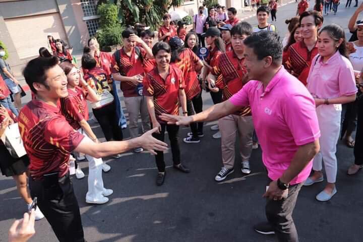 ขอให้กำลังใจคุณธนาธรนะครับ
ทางเดินข้างหน้าอีกยาวไกลครับ