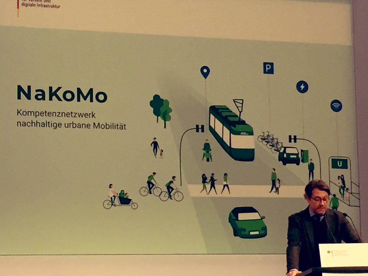 BM Andreas Scheuer eröffnet die Konferenz #NaKoMo @BMVI in #Berlin: #Digitalisierung ist der Schlüssel für moderne, nachhaltige #Mobilität. Bedeutet vor allem: #ÖPNV+#OnDemand+#Radverkehr stärken und vernetzen. Ein „Bündnis für moderne Mobilität“ wird morgen offiziell gegründet.