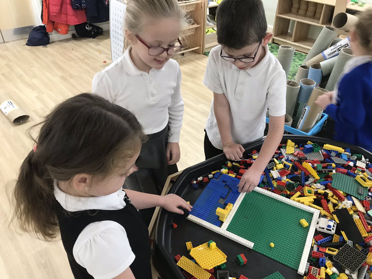 MrssmithG's tweet image. These children in P2 @airthprimary wanted to make a swimming pool and house. They worked well in improving their design and were able to discuss the features they constructed. #childled #pureplay #PlayIsTheWayFC