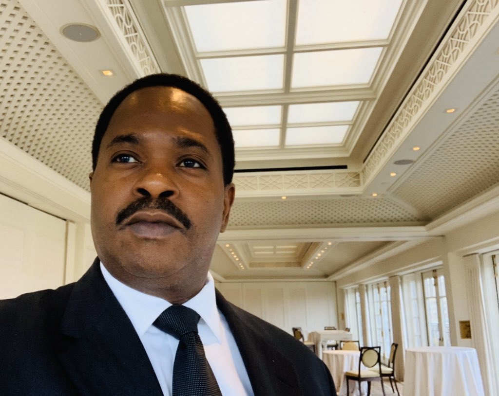 StephonFerguson's tweet image. KING mode since I touched down in DC. Now looking out at the national mall where #MLK told America about his dream - the speech I will deliver in a few minutes in the ballroom down the hall. I’m on the @WhiteHouse side. That’s my backdrop. @HayAdamsHotel #MLK #PerformancePrep