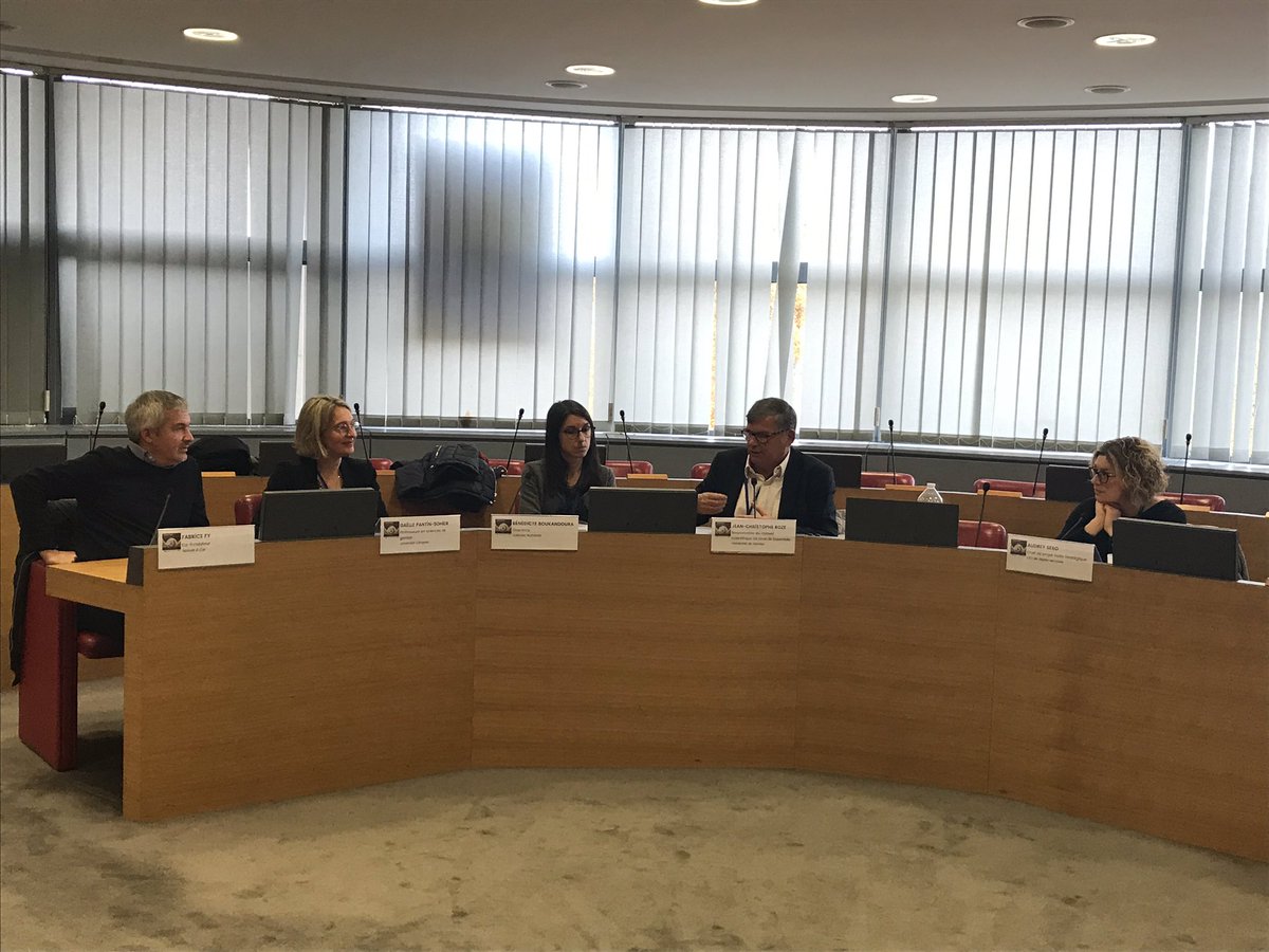 Reprise des ateliers avec Mieux se nourrir demain : nouvelles tendances alimentaires. <a href="/enjeux_pdl/">Pôle EnJeux (Enfance-Jeunesse)</a> <a href="/NovaCHILD_eu/">NovaCHILD</a> Réseau sécurité naissance. Jean-Christophe Rozé, Gaëlle Pantin-Sohier, @BndicteBoukan1 de <a href="/nutractiv/">Nutractiv</a> et <a href="/FabriceFy/">Fabrice Fy</a> de @natureetcie