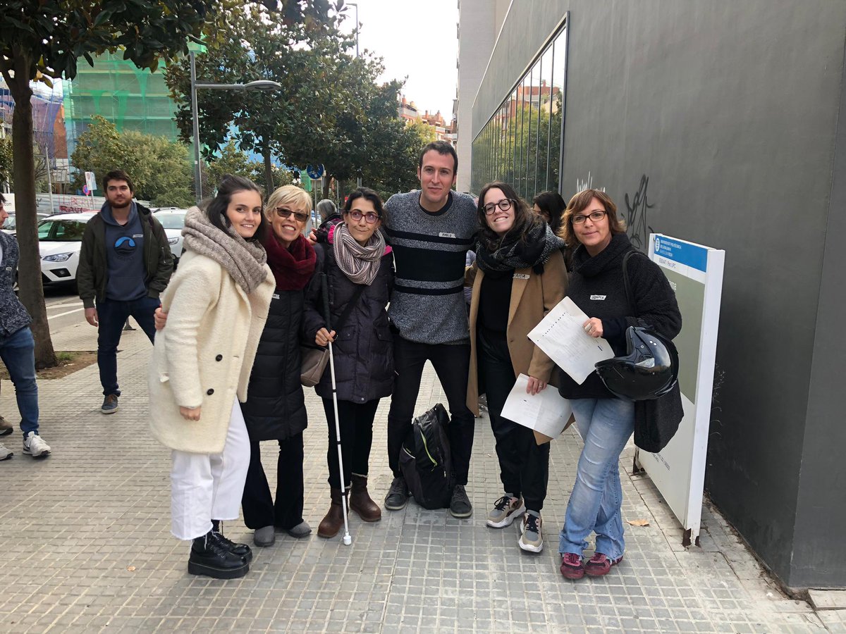 Crespinell's tweet photo. Feina acabada. Experiència col.laborativa, una estratègia per reunir molta informació. HEM DETECTAT 250 PUNTS CRÍTICS EN 1HORA . #mapathonupcterrassa #fotoequip https://t.co/aYj8ZJcUGK