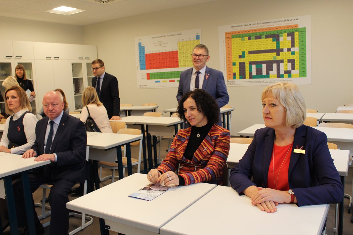 Dobeles Valsts ģimnāzija tweet media