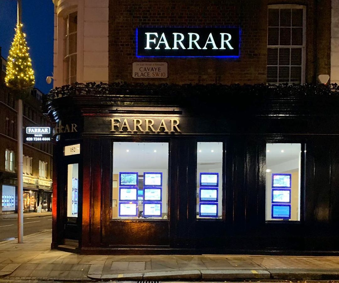 PrincipiaLondon's tweet photo. The @FarrarandCo office looking lovely and bright yesterday morning, alongside the lovely street lighting which is getting us excited for the festive season! https://t.co/7mu9FLxi6A