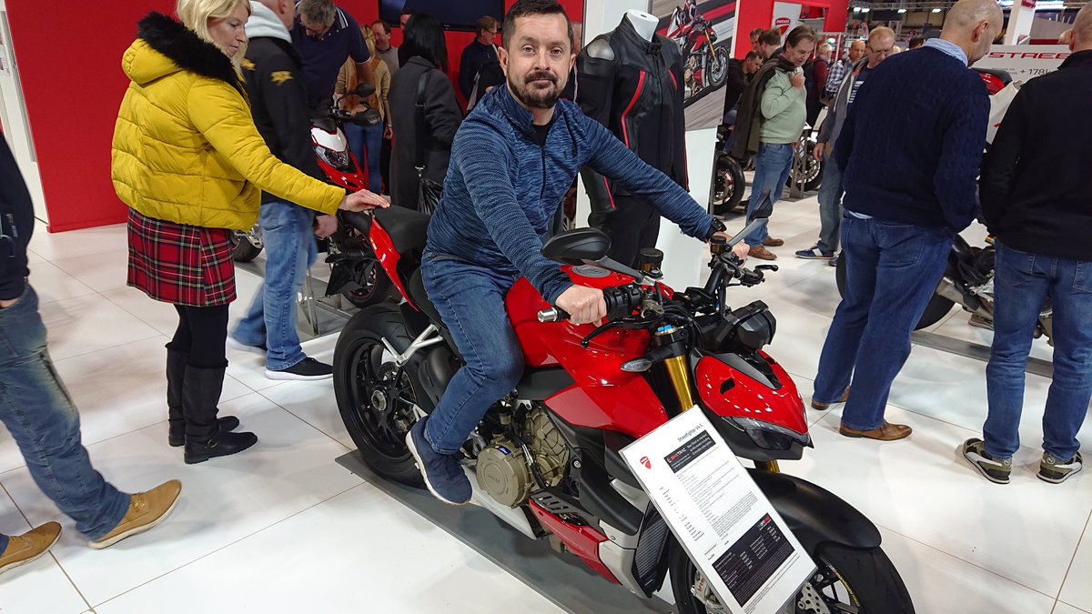 Mike J Hayes tweet media