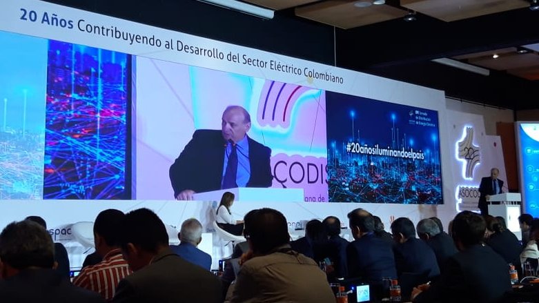 Acolgen's tweet photo. #AEstaHora participamos y acompañamos a @asocodis  en la XVI Jornada de Distribución de Energía Eléctrica 💡 "20 años Contribuyendo al Desarrollo del Sector Eléctrico Colombiano" 💪 https://t.co/ebBI1XuPup