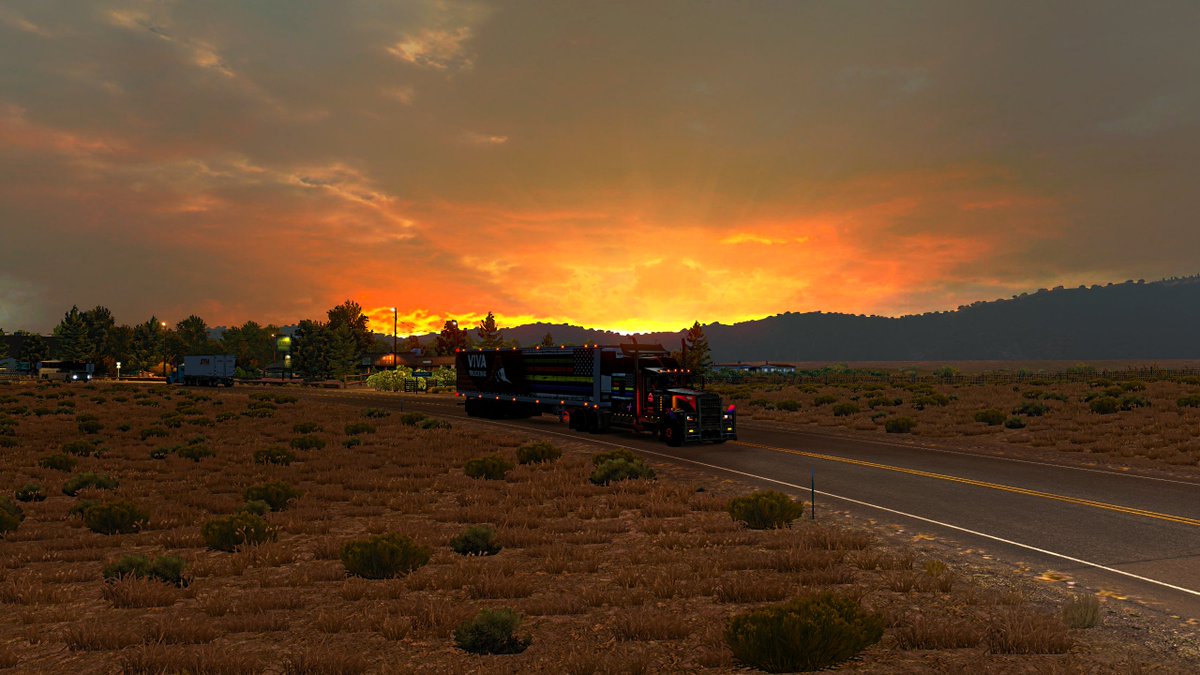 Sanguinem_Luna's tweet photo. Sunset headed north out of Panguitch, UT in #AmericanTruckSimulator #UtahDLC.
(Repost because wrong screenshot) https://t.co/OJENDRogFK