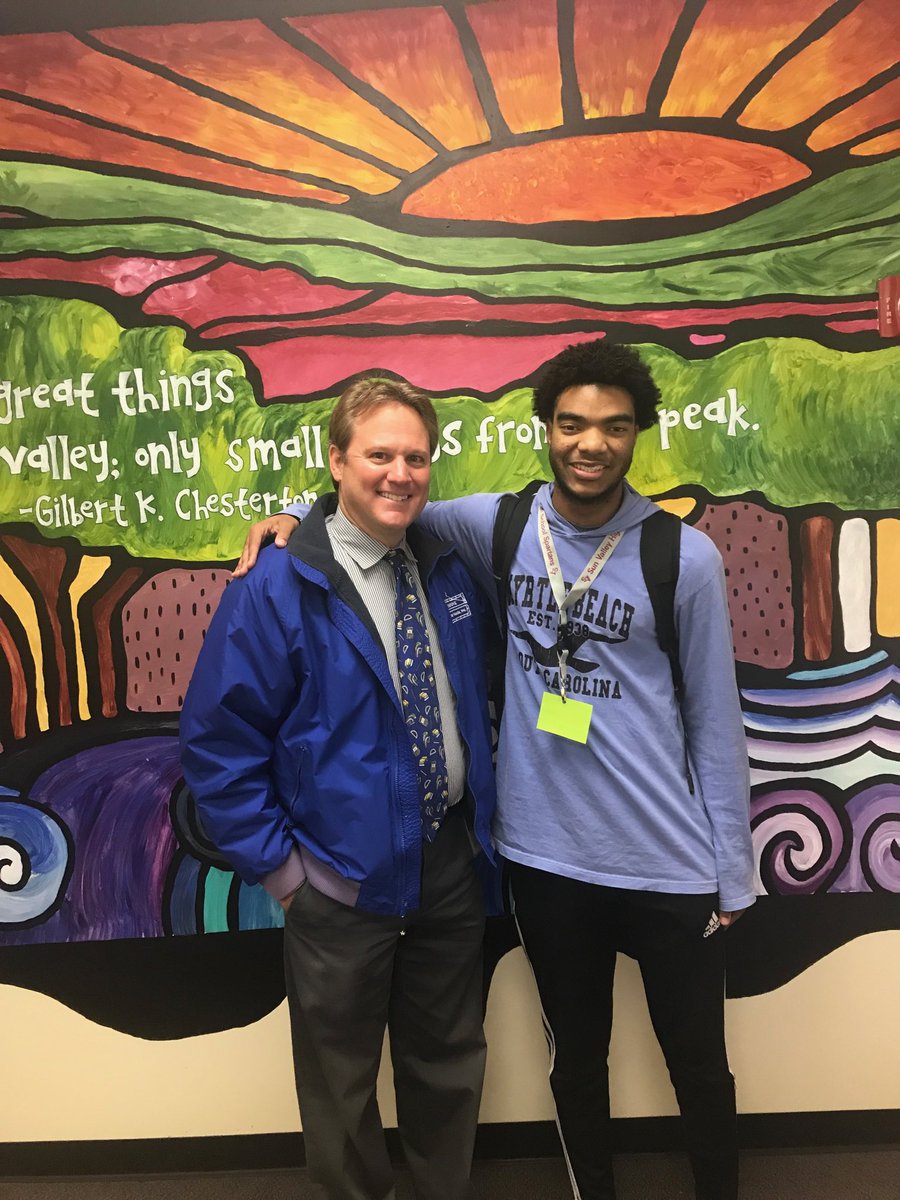 ShilohValleyPS's tweet photo. This fine young man from Sun Valley High School asked to see me this morning. I was his principal in 4th grade and he is a senior now! Made my day! @AGHoulihan @SunValleyHS_NC @SVHSPrin_Dad @jttopp #TeamUCPS @ShilohValElem #SunValleyPride https://t.co/qzeQDlCSkb