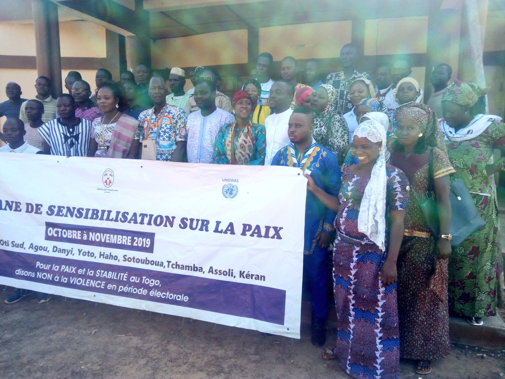AliceGoza's tweet photo. Parcourir le #Togo et former des jeunes en prévention, analyse des conflits et médiation aux côtés du CNJ-Togo telle est la mission pour laquelle nous sommes à plus de 600km de Lomé au nord du Togo à Gando. #Prevention #Mediation #16x16 #R2250 @UNDP4Youth @ecowas_cedeao #FemWise https://t.co/mhC49XoBxR