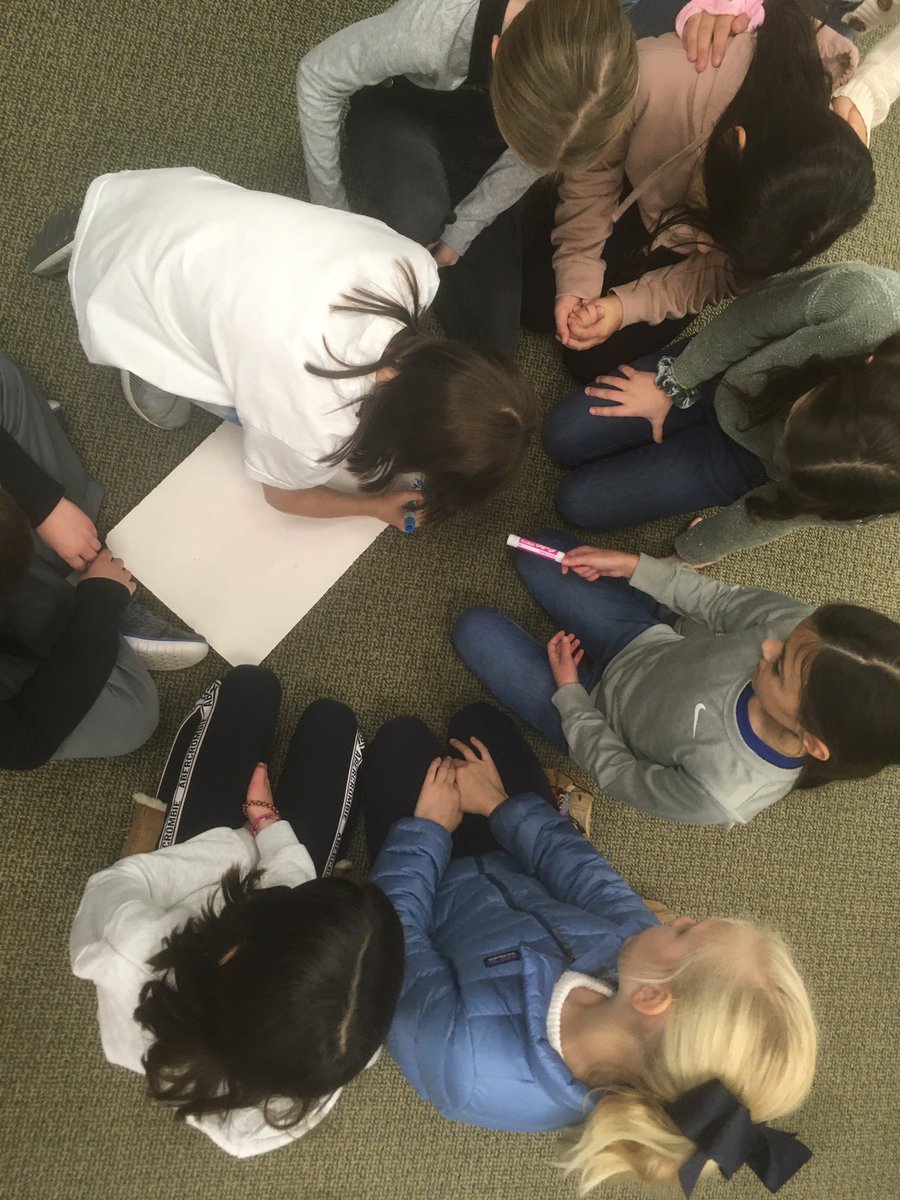 Setting goals for lunch behavior in <a href="/MrsMarcoux/">Kelly Marcoux</a> and <a href="/CTischio/">Carla Tischio</a> cluster. #ris_tweets #rislearns