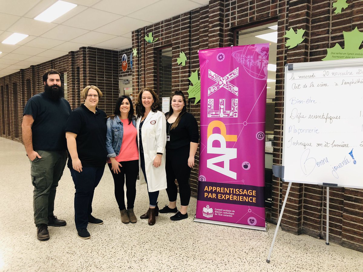 FrancoDramatik's tweet image. #AppEx merci à @esc_plantagenet d’accueillir la journée Appex (apprentissage par expérience)!  L’équipe d’animateurs pour les élèves de la 8e année @esclescale @esc_plantagenet @ESCRHawkesbury @CSDCEO @CFORP_TacTIC Bonne journée!