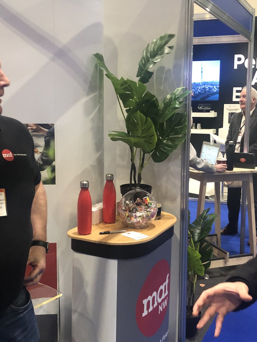 AccountantWest's tweet photo. @huggg_uk we may or may not have not stolen your plant 👀🤡 https://t.co/HvqV8mzNTL