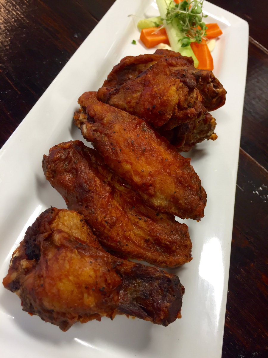 Rhapsody Barrel Bar (@rhapsodybarrel) on Twitter photo #wingwednesday Pint & Pound $12 #livemusic #dtk #yummy #bluesjam #supportlocal #kwawesome #wingwednesday Pint & Pound $12 #livemusic #dtk #yummy #bluesjam #supportlocal #kwawesome