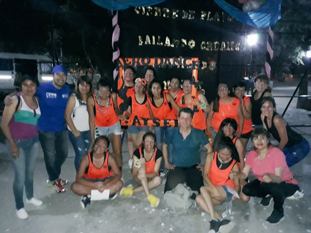 Y así paso cierre de playon educativo del área Arte y Movimiento.Gracias a ellas x describir las emociones con el cuerpo y x el compartir. Se viene 2da.parte #TeatroCCM