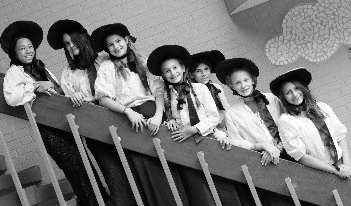 CCMS_PSP's tweet photo. @cedar_middle is hosting auditions for #RockOfAgesMiddleSchool on December 3rd & 4th 3-5pm. Audition packets and Tech Crew applications can be picked up in the MS office or from Mrs. Glassford. #FalconPride #CommUNITY #CCMSdoesthefunstuff https://t.co/mrN9pqmvYc