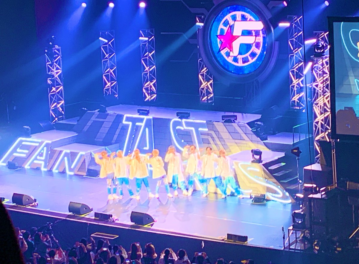 riiiinyaaa12's tweet photo. FANTASTICS Sound&amp;Drama 2019
FANTASTICS NINE 11.20 横浜DAY-1🌻
アリーナツアーおめでとう💖
.
#FANTASTICNINE 
#FANTASTICS https://t.co/kTcB2fpCHs
