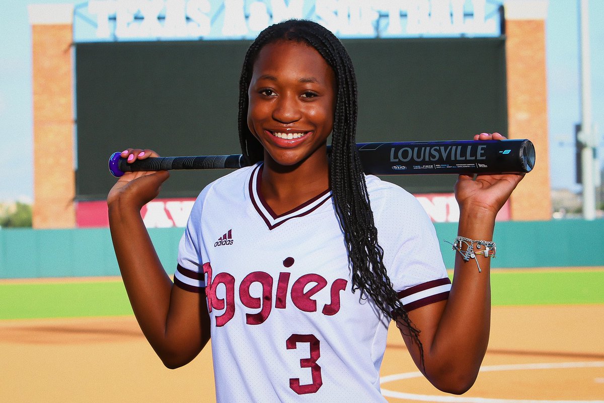 Words can’t describe how blessed i am  to have signed to texas a&amp;m. I am so blessed to have had the family, friends, coaches, and teachers that have helped me throughout this whole process. I couldn’t have done it without the support!! Can not wait to be here!! Gig Em! #forbrilee