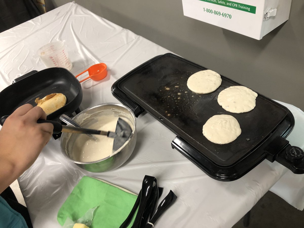 Fun fun committee making pancakes &amp; bacon for our associates at 6349! <a href="/THDSMLisa/">Lisa Holzhauser</a> @curtisTHD