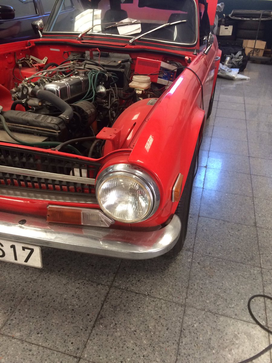 El Triumph se acerca. Triumph is getting closer. #triumph #tr6 #triumphtr6 #triumphtr6pi