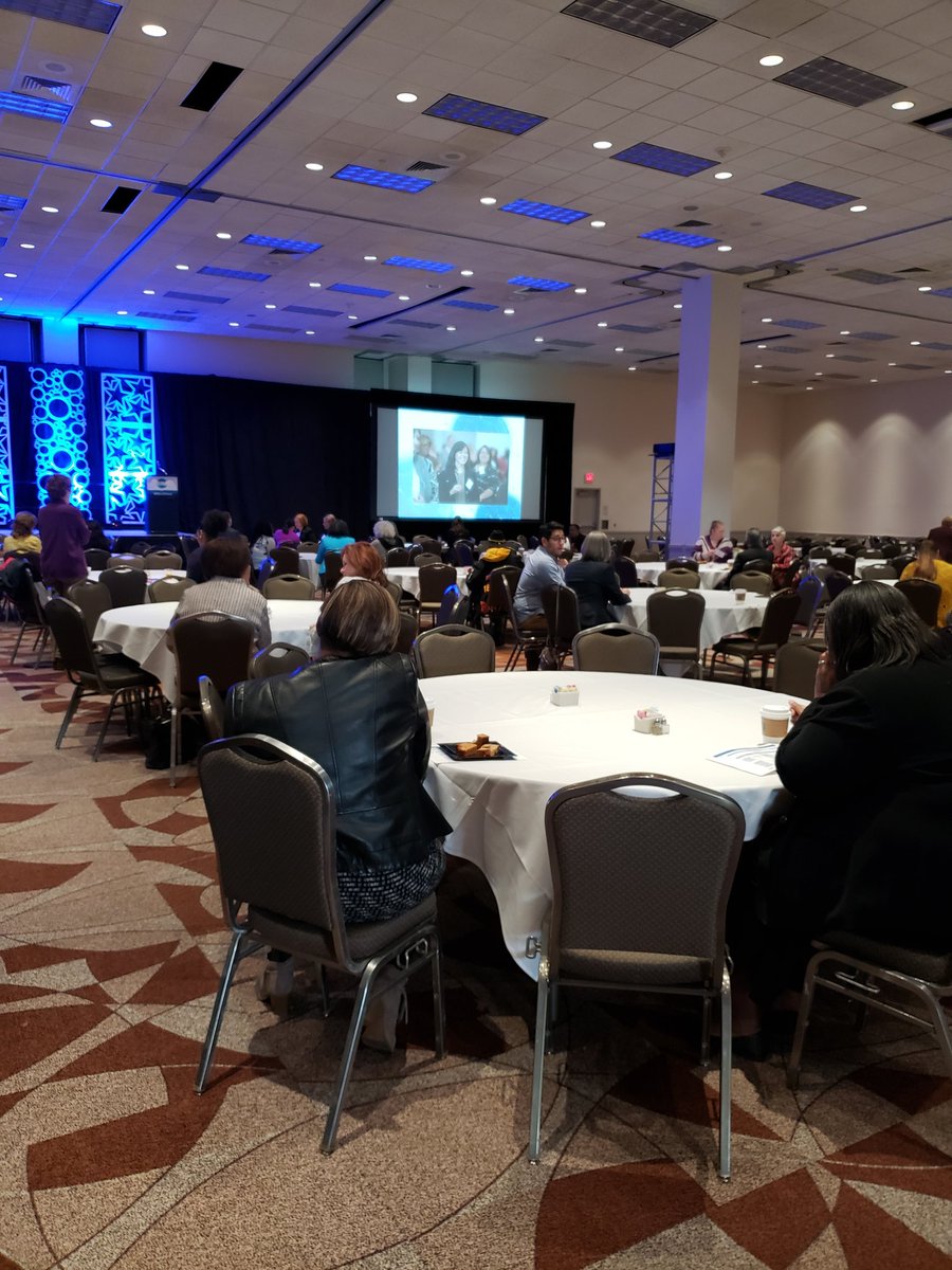 GaylaRawlinson's tweet image. #powertoolshou - crowd growing as we begin Centerpoint Energy PowerTools Conference