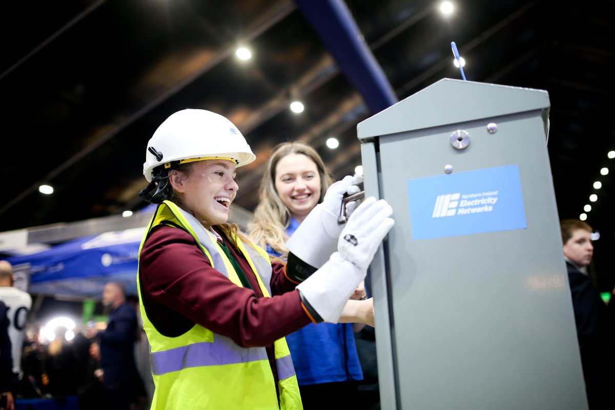 Skills_NI's tweet image. What an amazing first day at Skills Northern Ireland 2019 - thank you to all our visitors and exhibitors. We can’t wait to do it all again tomorrow #skillsni #getworkready #futureskills #careergoals