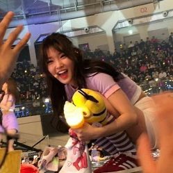 chungha pics! tweet media