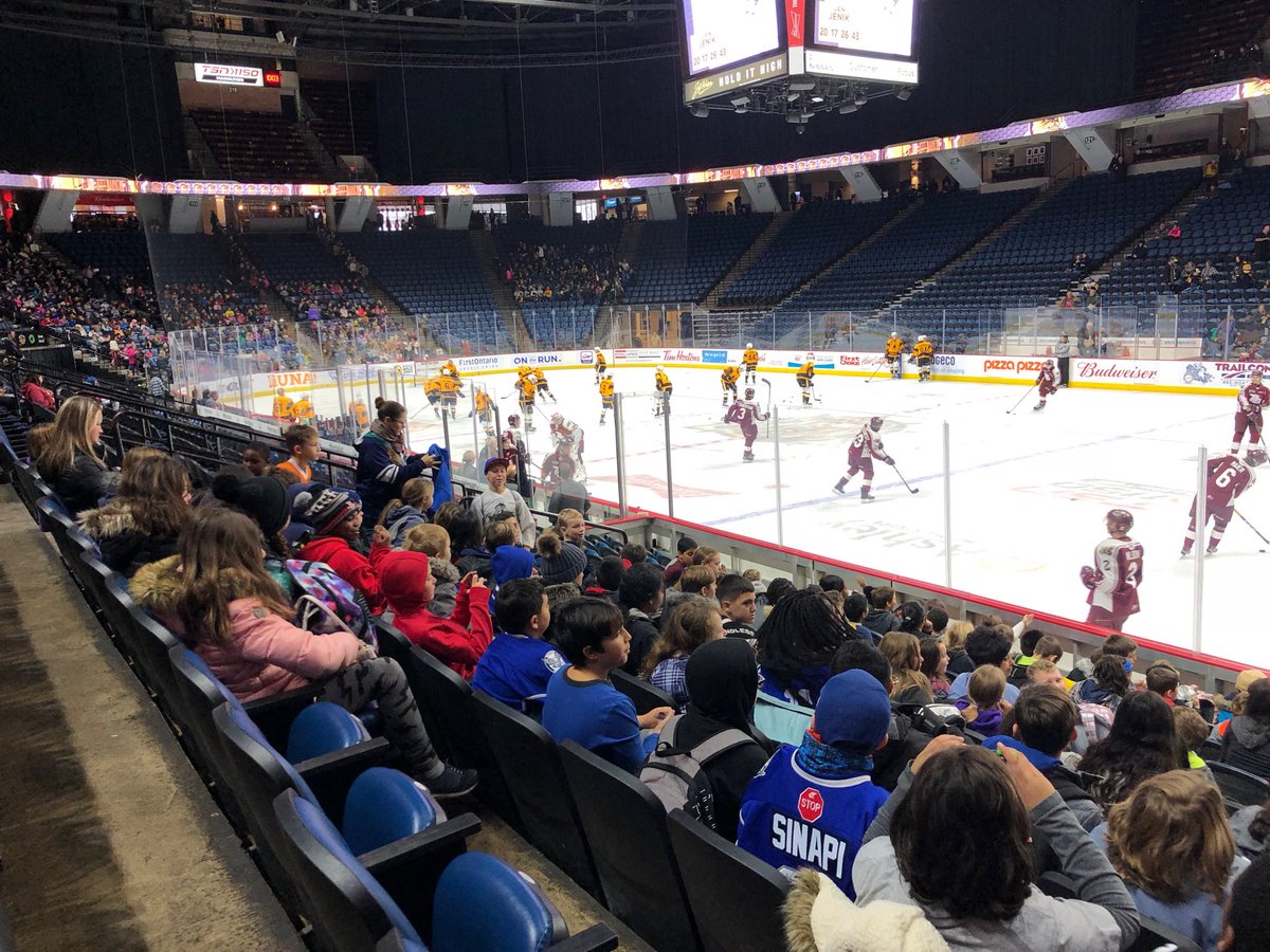 MeredithClass's tweet image. Awesome day, awesome seats! Go Bulldogs!!! ⁦@GAngelsMilton⁩ ⁦@HCDSB⁩ ⁦@ohl4hamilton⁩