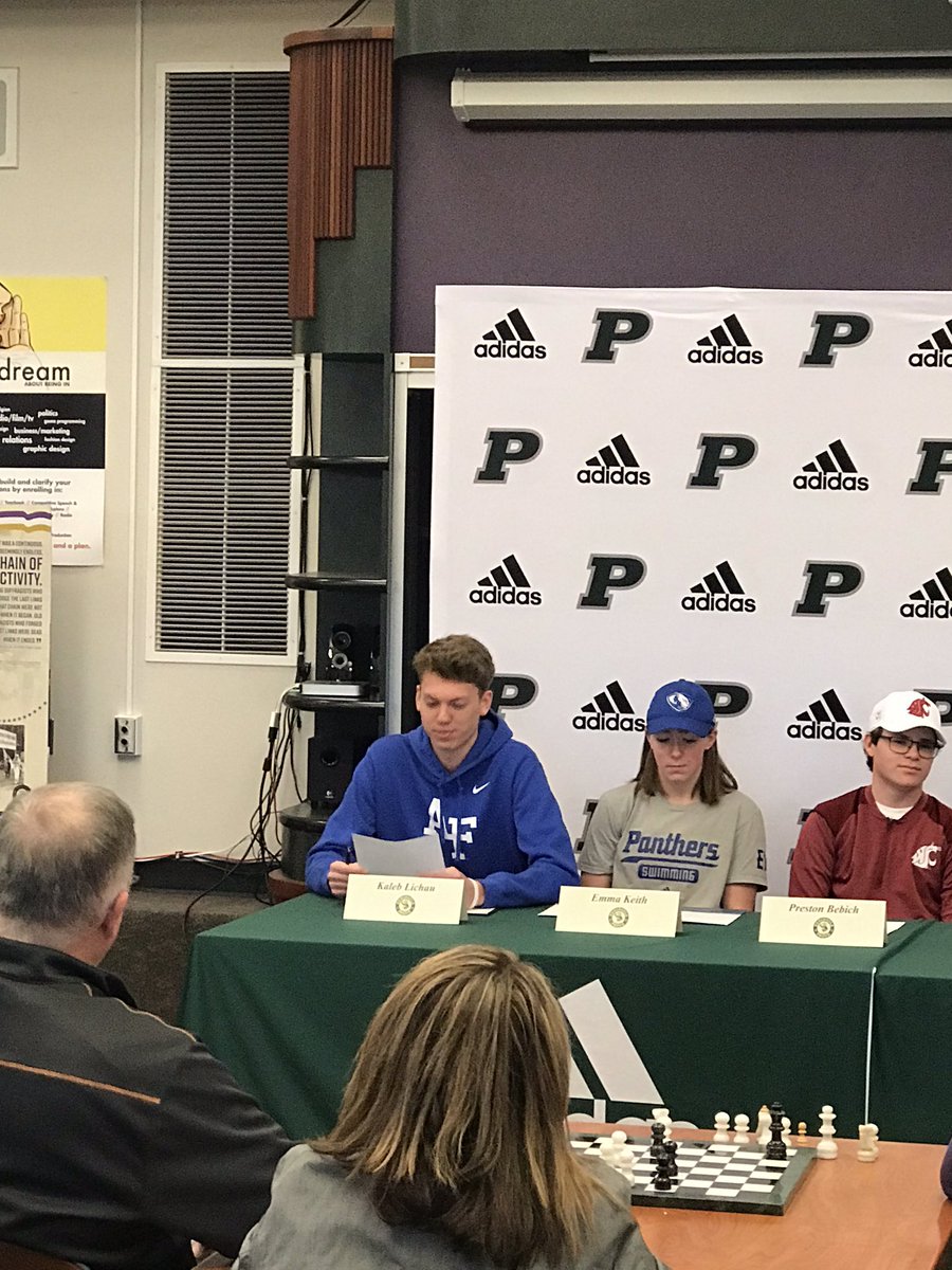 PeninsulaHoops's tweet image. Congrats to @kaleb_lichau as he signed with @AF_MBB this morning!! We are very proud of all his accomplishments over the last four years! This is just the beginning!! #PeninsulaProud