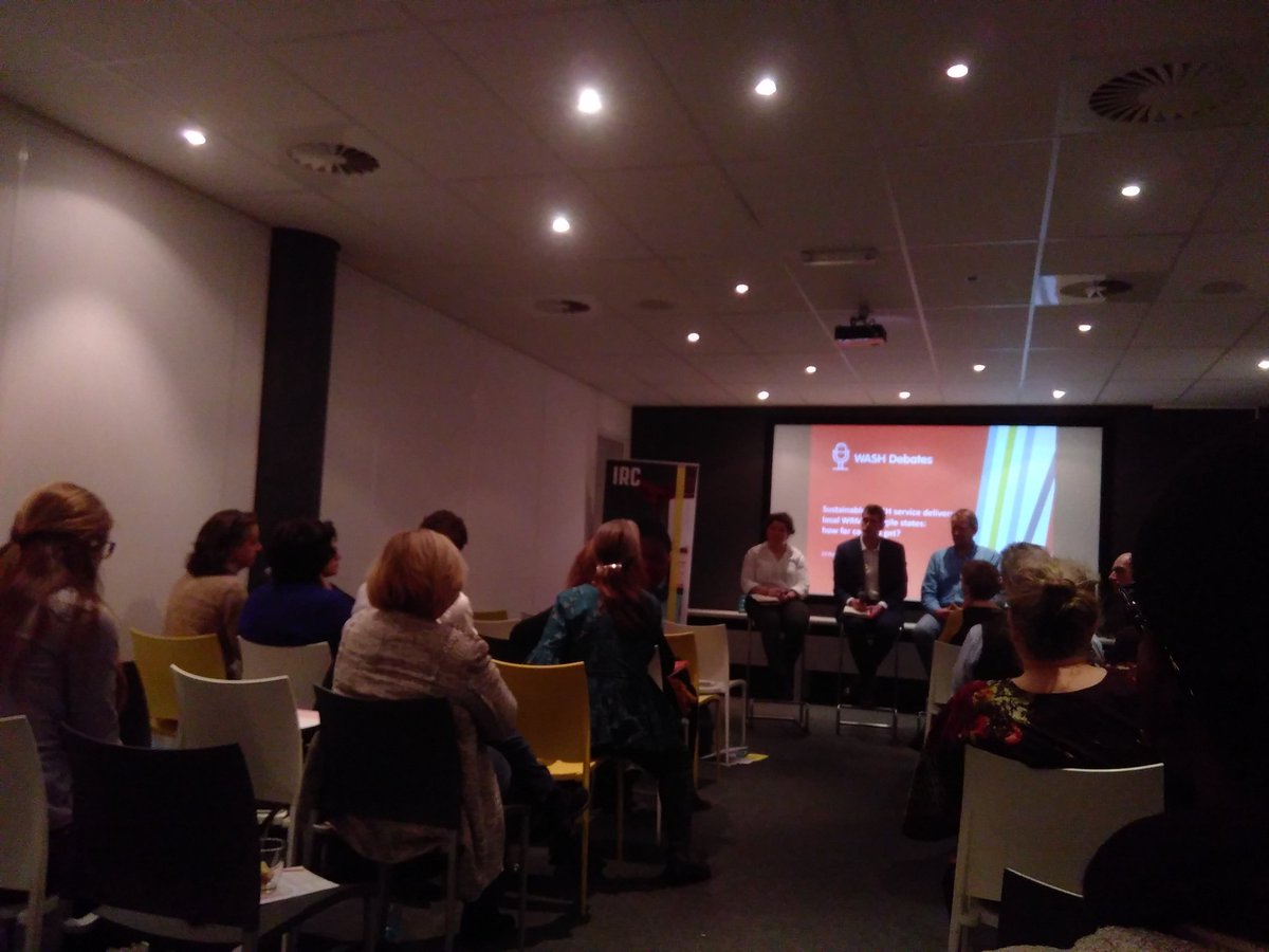 GonniedeVries's tweet image. From the tropical Central African heat into an early Northern European winter. Good to see a familiar face of talking about WASH challenges in fragile states, particularly in CAR, during the #WASHDEBATE in the Hague,  organised @IRCWASH . @ultreia3