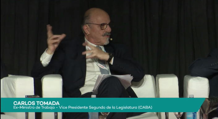 Cronistacom's tweet photo. @AperturaCom [AHORA] @CarlosTomada: "Yo creo que hay razones que justifican hoy la necesidad de salir por arriba de determinadas tensiones a través de un acuerdo" 

En vivo acá: https://t.co/1hSQYP9q7Y | #LIDERES2019 https://t.co/piXzObh5gH