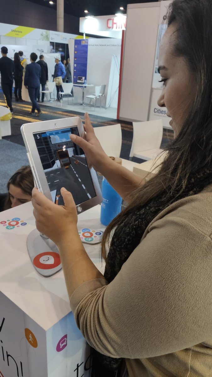 moovit's tweet photo. We closed day 2 of #SCEWC19 feeling great! We helped many urban planners and decision makers explore #SmartCity solutions. Looking forward to what tomorrow has in store 🚍

#SmartCityExpo #CitiesMadeOfDreams 
#UrbanMobility
@SmartCityexpo https://t.co/veRaFQhZWP