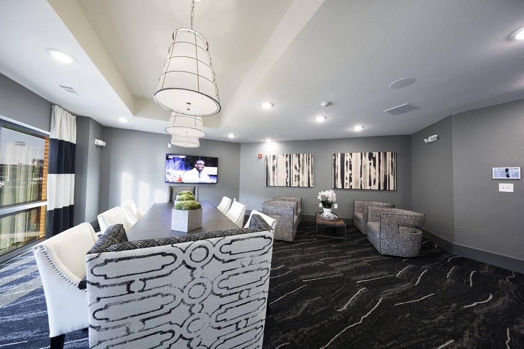 Looking for the next place to have your meeting? Call us for details on our beautiful space now available for rent. 
#meetingspace #rentme #steelyard #bricktownokc #meetingroom