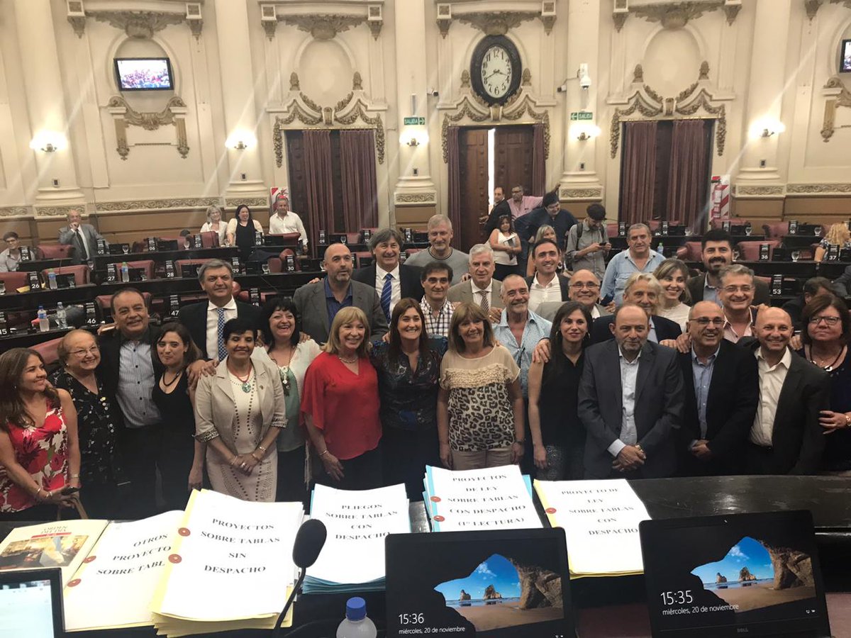 GracielaBrarda's tweet photo. #Sesión36 #BloqueUPC #Unicameral
Con mucha emoción compartimos la última sesión en el Recinto del Histórico Palacio Legislativo.
En esta casa de leyes fue un honor ser parte de decisiones y debates de todas las iniciativas que vieron crecer a nuestra Provincia de Córdoba. https://t.co/JnAnzXhDKv