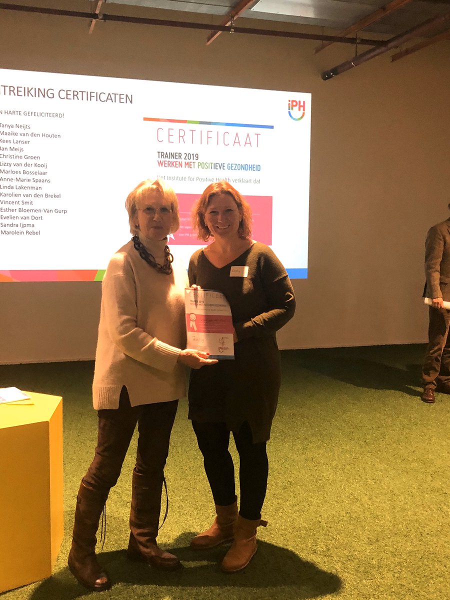 Gecertificeerd door <a href="/InstPosHealth/">iPH</a> als trainer #positievegezondheid Bedankt @MachteldHuber Op naar een mooie samenwerking!